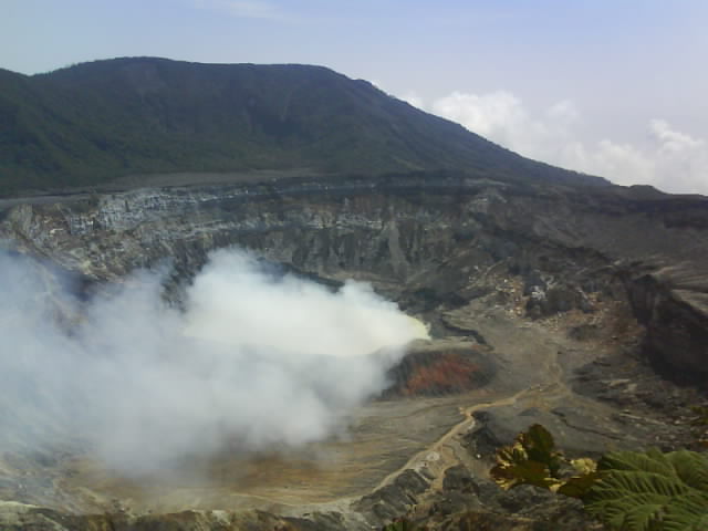 003 Poas Volcano 20th May 2011.jpg